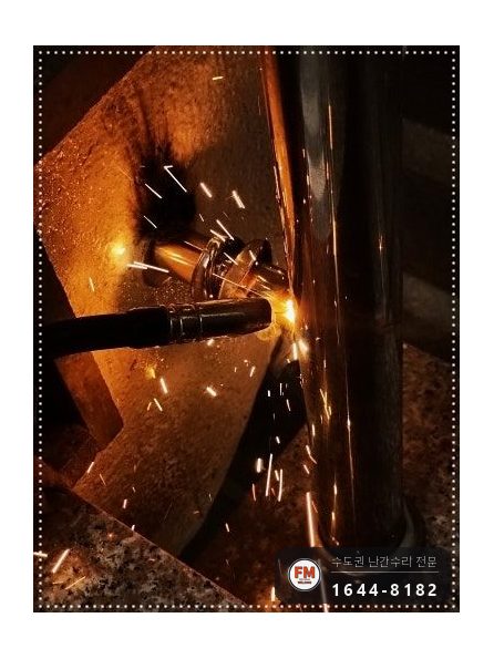 노후 아파트 계단 난간 손잡이 수리 앵커 연결 부속 신설 미그 용접 시공 사진 11