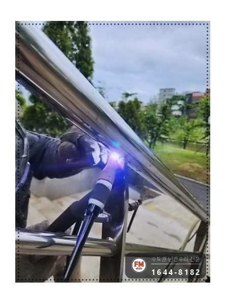 아파트 안전난간 수리 바닥 앵커 보강 기둥 추가 버핑 용접 시공 사진 8