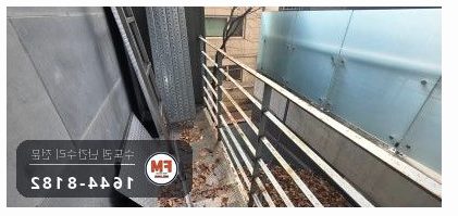 렉산 위 발판 난간 설치 스텐 50x50 프레임 체크판 용접