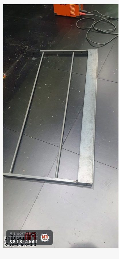 공연장 조립식 난간대 용접 수리 옆면까지 24개 보수